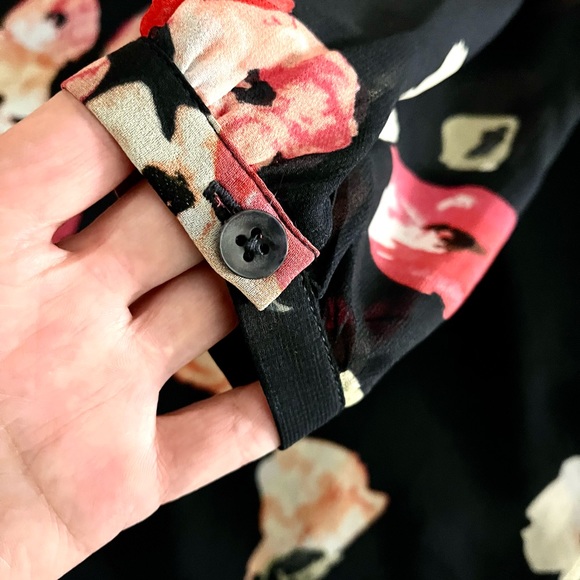 Floral Blouse with Black - Picture 6 of 6